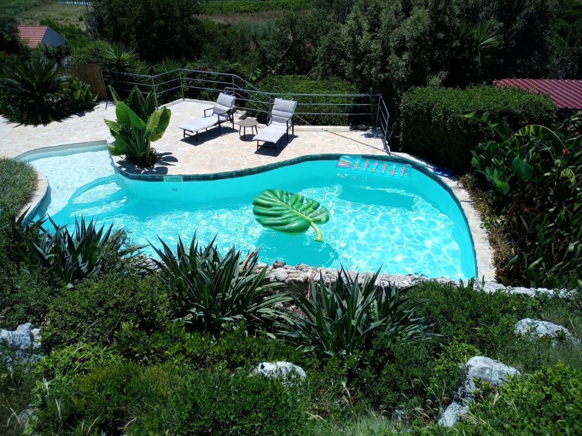 Relax Tiny Villas 40 Meters Of The Beach Zrnovo Екстер'єр фото