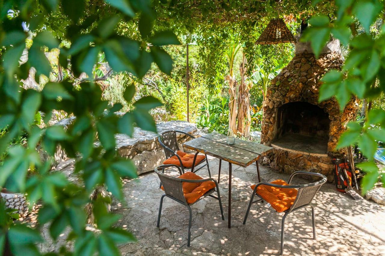 Relax Tiny Villas 40 Meters Of The Beach Zrnovo Екстер'єр фото