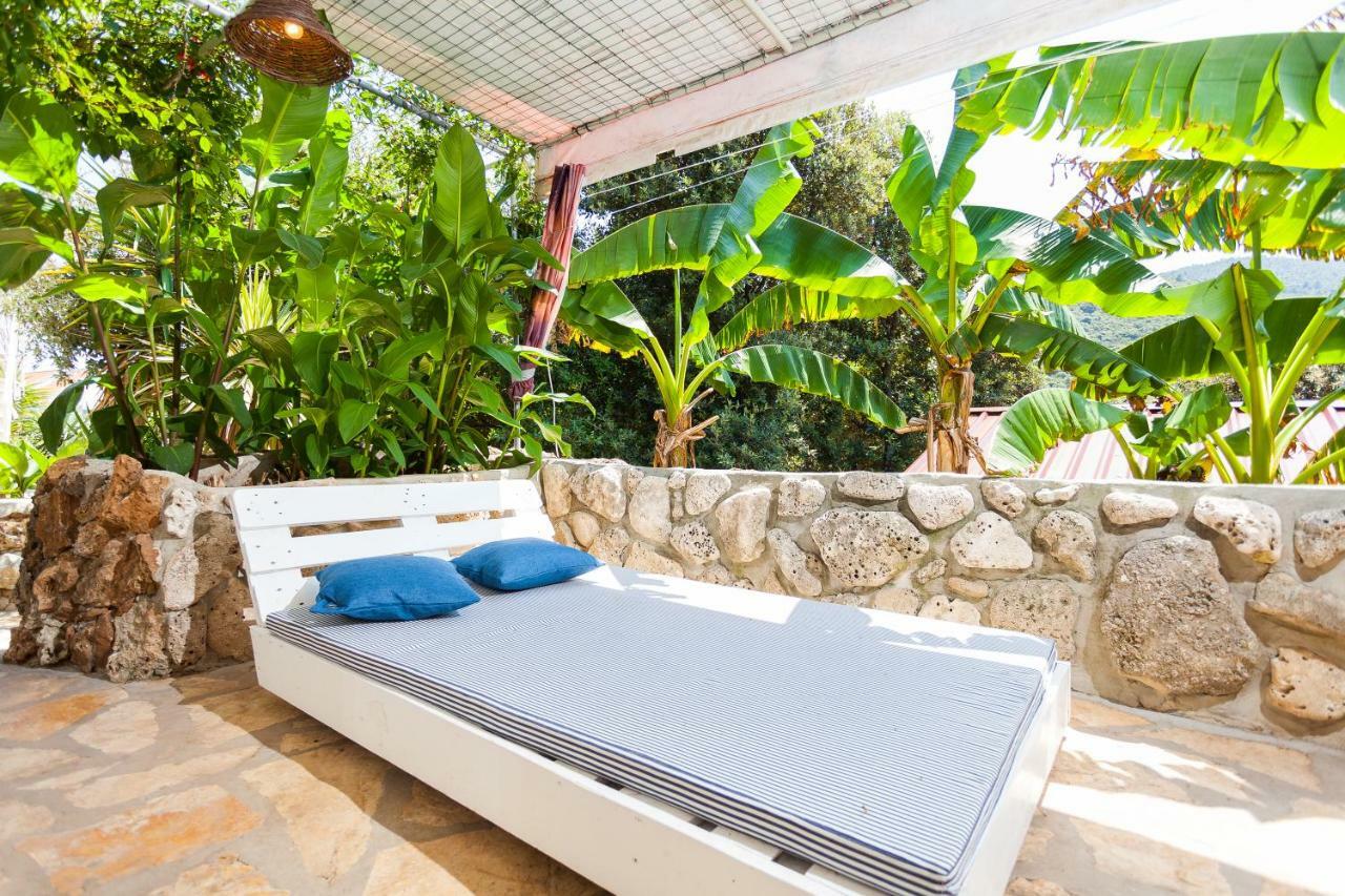 Relax Tiny Villas 40 Meters Of The Beach Zrnovo Екстер'єр фото