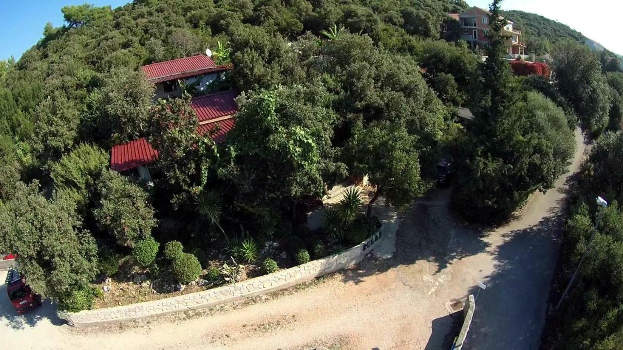 Relax Tiny Villas 40 Meters Of The Beach Zrnovo Екстер'єр фото